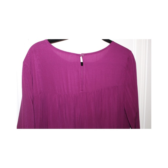 Old Navy Ruffled Blouse - Picture 6 of 6